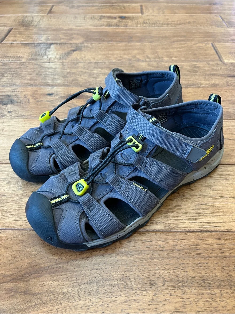 Keen Newport Neo H2 Hiking Sandals Water Shoes Gray Big Kids Size 7